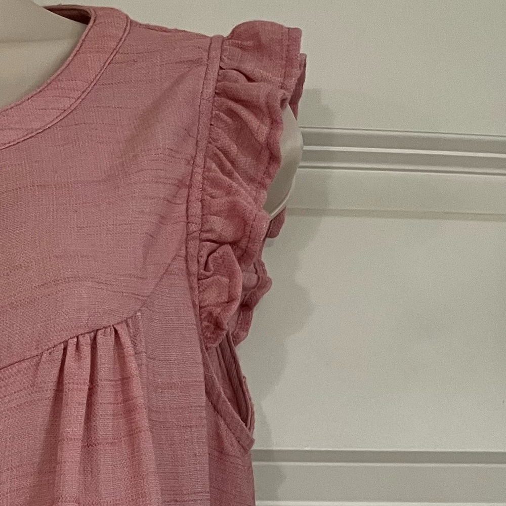 Doe & Rae Ruffle Cap Sleeve Button Down Top Size Medium - Picture 8 of 14